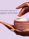 Två händer håller upp produkten advanced toning neck cream mot en lila bakrund.