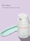 Exuviance produkten overnight transformation complex mot Lila och grön bakrund, med texten "Revitalize and transform skin while you sleep"