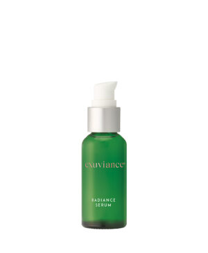 Exuviance produkten radiance serum mot en vit bakrund.