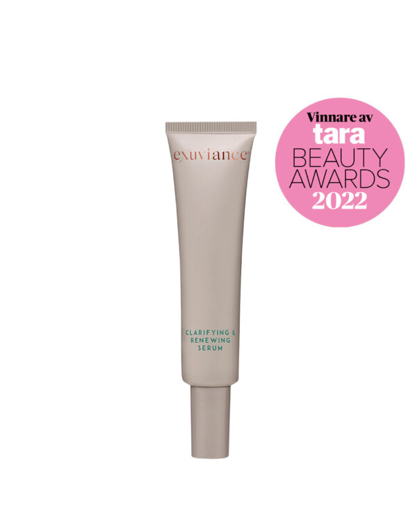 Exuviance produkten Clarifying & renewing serum mot en vit bakrund, med en logga för ett pris i det högra hörnet.