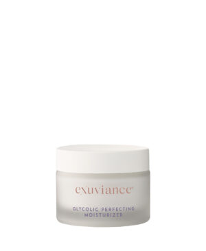 Exuviance produkten glycolic perfecting moisturizer mot en vit bakrund.