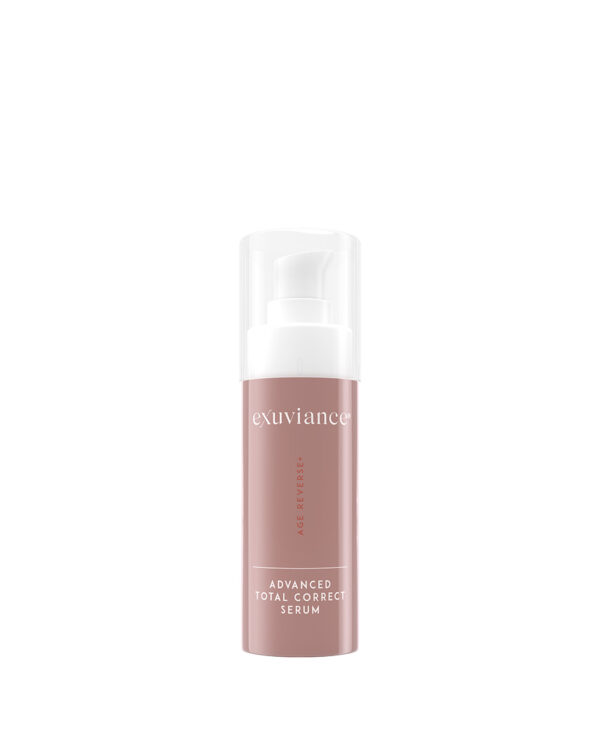 Exuviance produkten advanced total correct serum mot en vit bakrund.